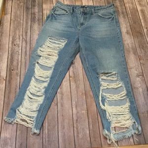 Destroyed Jeans
